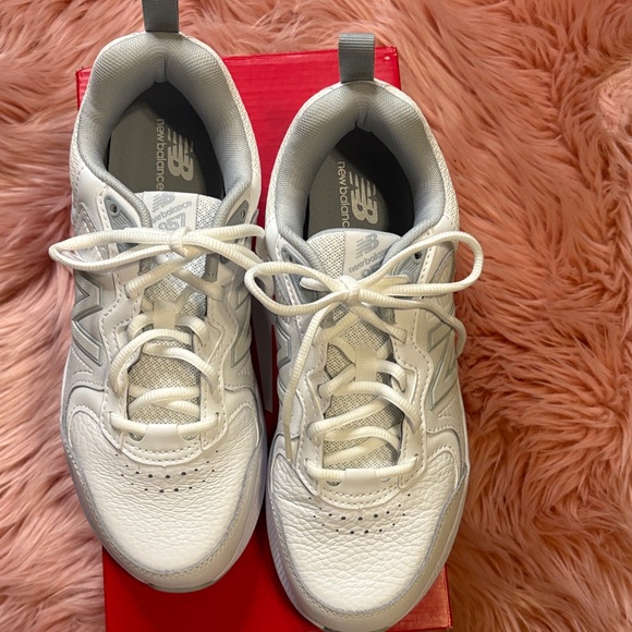 New Balance 857 White Athletic Training Shoes, Size 8 Wide - Picture 9 of 12